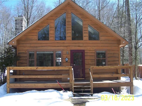 1262 Blackberry Rd, Pocono Lake, PA 18347