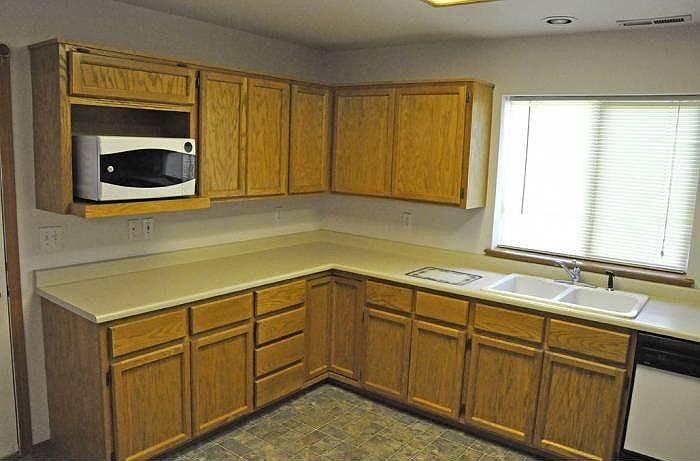 kitchen & cabinets