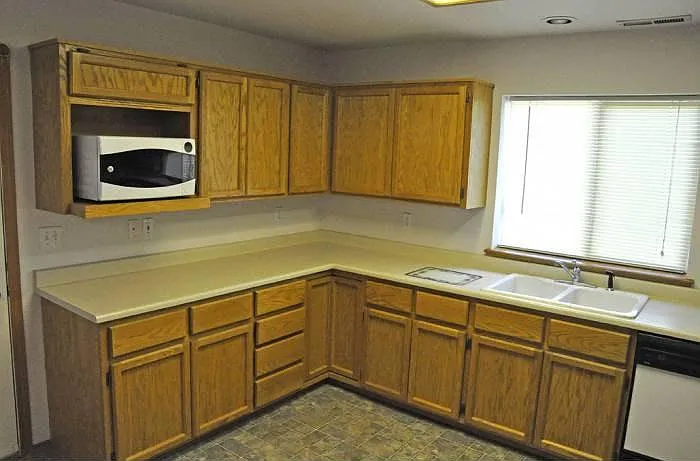 kitchen & cabinets