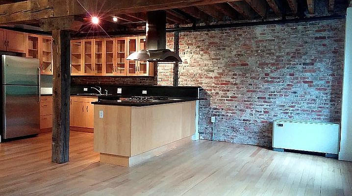 1st image of 211 Front St Floor 3