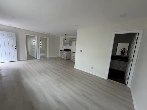 942 Akepo Ln #B, Honolulu, HI 96817