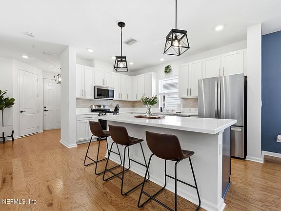 4th image of 357 UNION HILL Drive