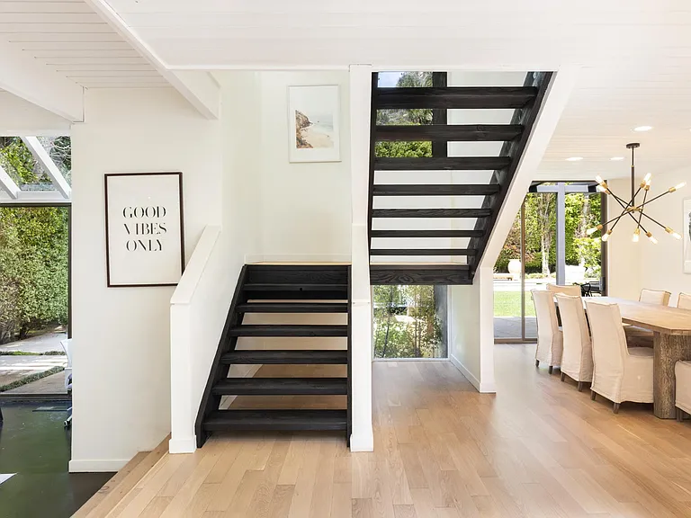 Seating for 10 in the living room