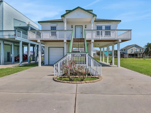 970 Townsend Dr, Crystal Beach, TX 77650