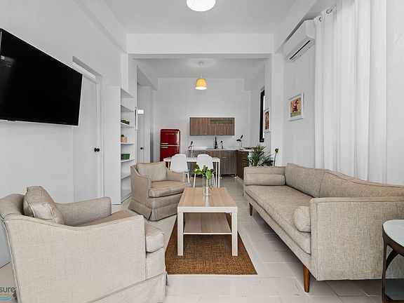 2nd image of 1418 San Rafael