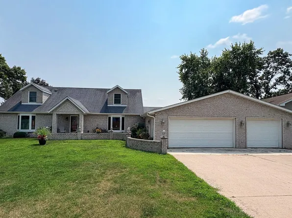 6 Lake View Dr, East Dubuque, IL 61025