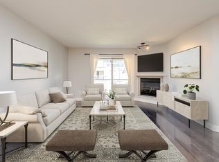 2038 Sandalwood Cres #305, Abbotsford, BC V2S 3H6