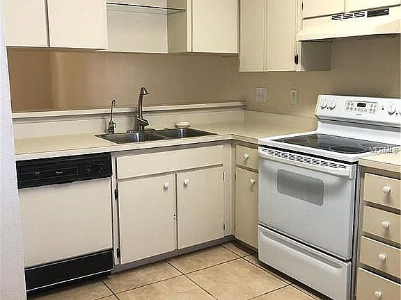 2nd image of 4804 Sunnybrook Dr Unit 23