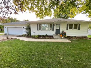 413 S West St, Tremont, IL