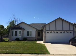 2076 Newburgh, Troy, MI