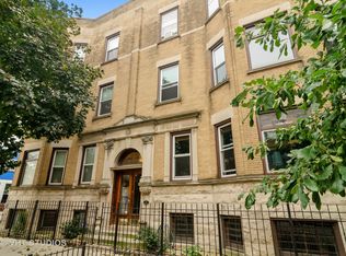 801 W Newport Ave APT 2E, Chicago, IL 60657