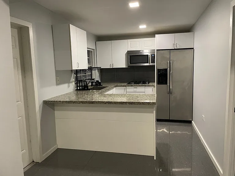 1410 N 64th Way — Photo 3