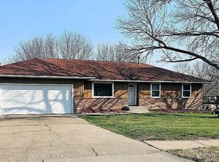 3332 SW Skyline Pkwy, Topeka, KS 66614