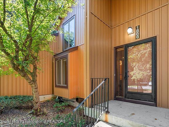 4th image of 1868 Burrwood Cir