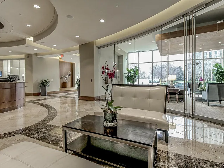 3324 Peachtree Rd NE #2210 — Photo 23
