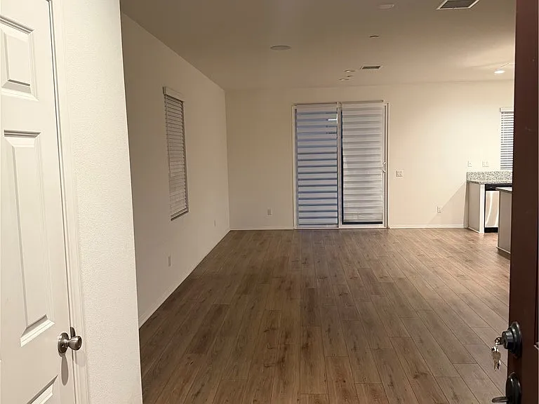 11415 Ferro St — Photo 2