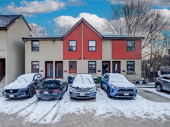 2nd image of 275 Broadview Ave #149