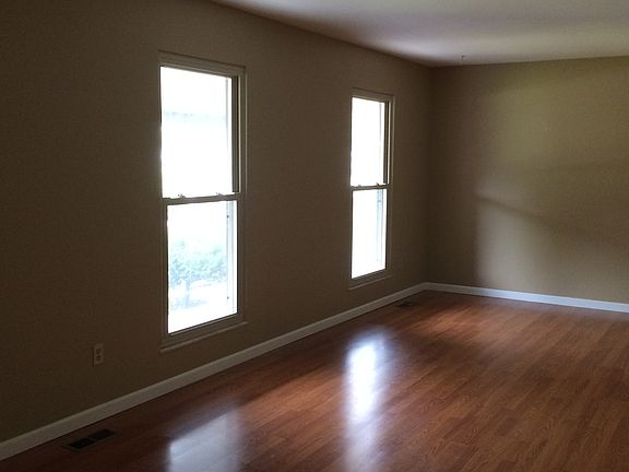 4th image of 5590 Delcastle Dr
