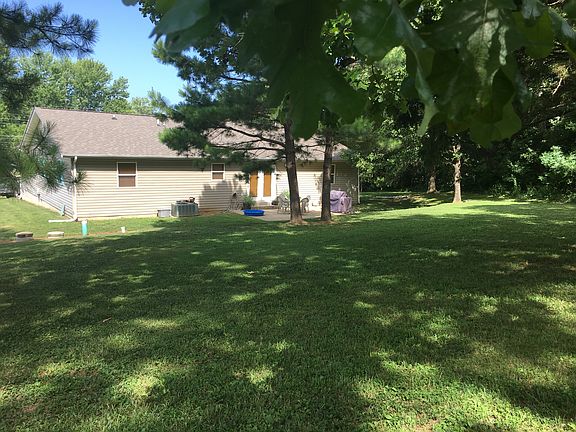 3rd image of 2260 & 2262 Lakeshore Dr