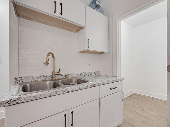 4th image of 2442 N 39th STREET #2444