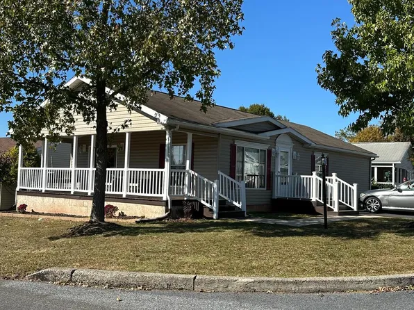 101 Daisy Ln, Royersford, PA 19468