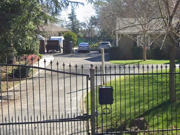 670 Larch Ln, Sacramento, CA 95864