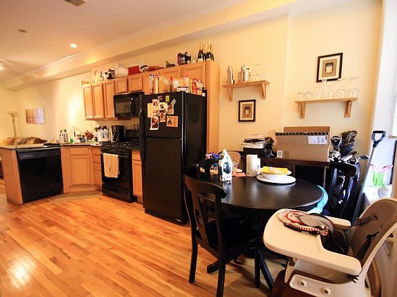 KItchen/ Eating Area