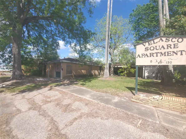 708 N Velasco St #N, Angleton, TX 77515