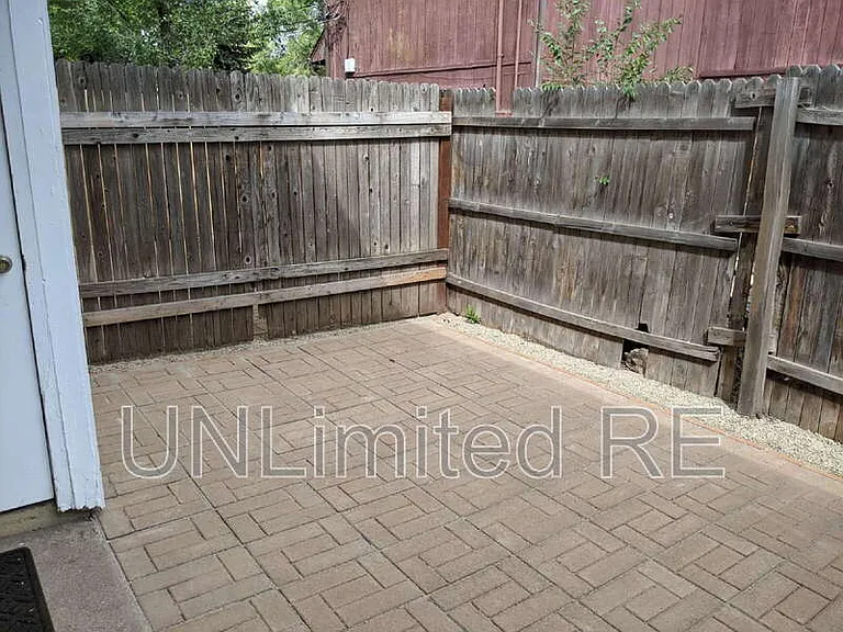 321 N Park St #C — Photo 9