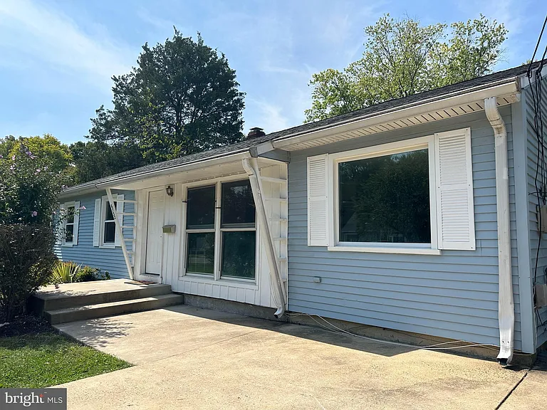 6732 Harrison Ln — Photo 1