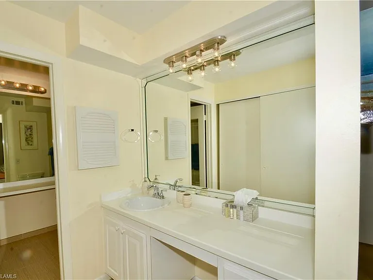 555 Park Shore Dr #B-309 — Photo 15