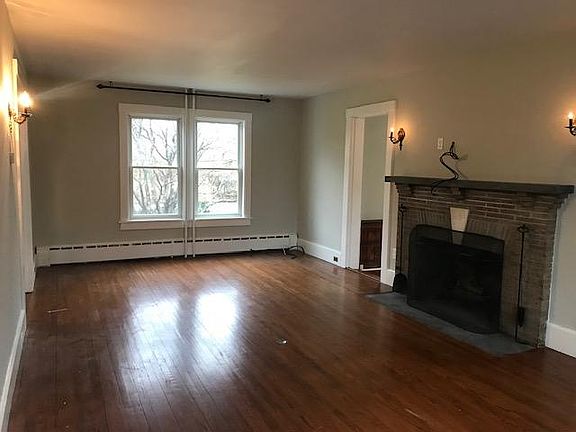 4th image of 514 W Broadway