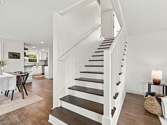 3rd image of 38420 Boitano Rd