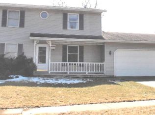 305 Carriage Hills Rd, Normal, IL 61761