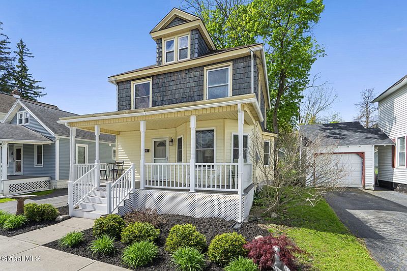 2nd image of 129 Sanders Avenue