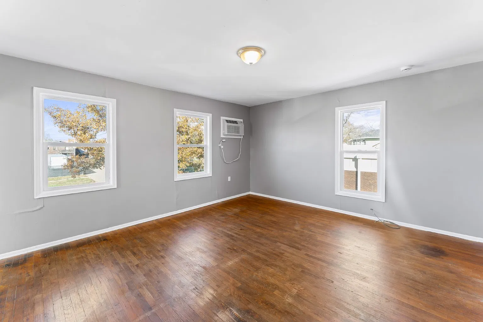 1 bed, 1.0 bath, 700 sqft, $800 — Photo 3
