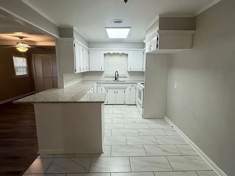 2613 Plantation Dr — Photo 3