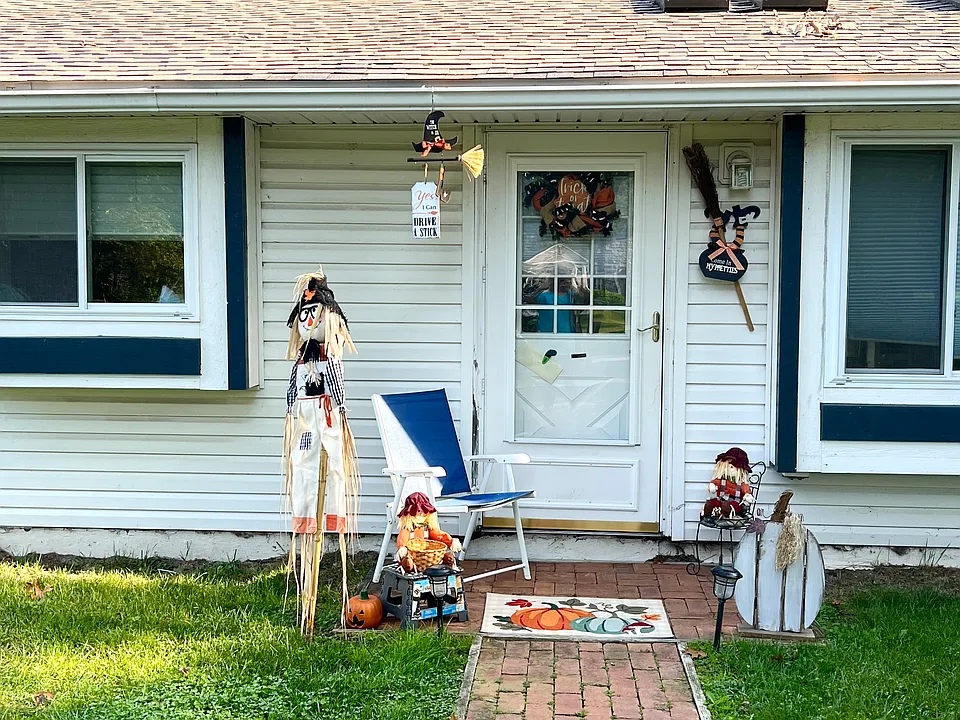 320 Polvadera St