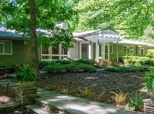 10511 Birnham Rd, Great Falls, VA 22066