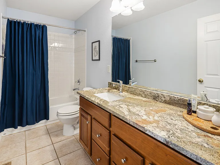 2682 Valentia St — Photo 33