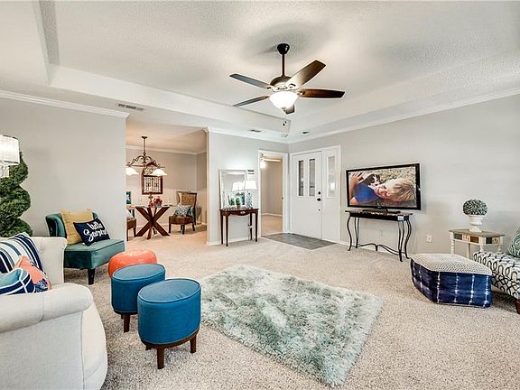 3rd image of 5847 Westhaven Dr #B