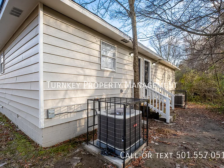 1626 Brown St #A — Photo 8