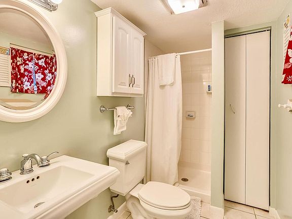 5th image of 700 Gulf Blvd APT 16