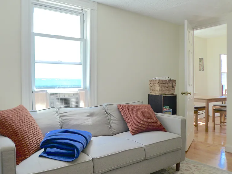 20 Lincoln Ave — Photo 2