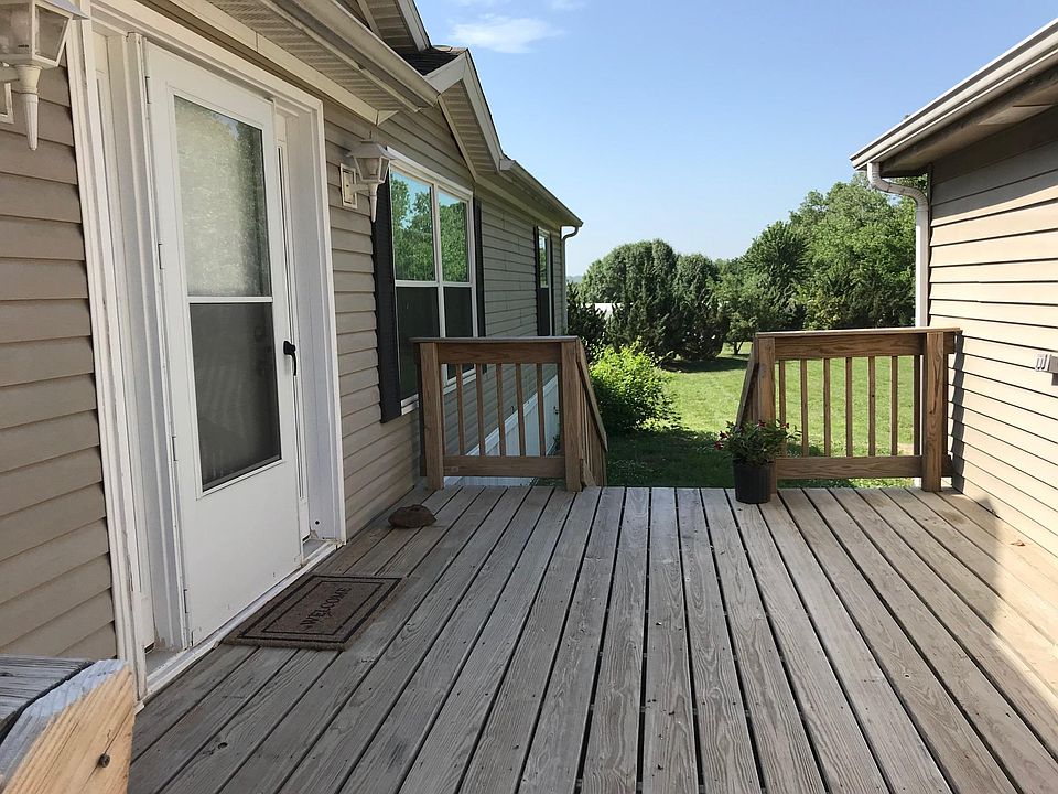 Deck between home and double garage