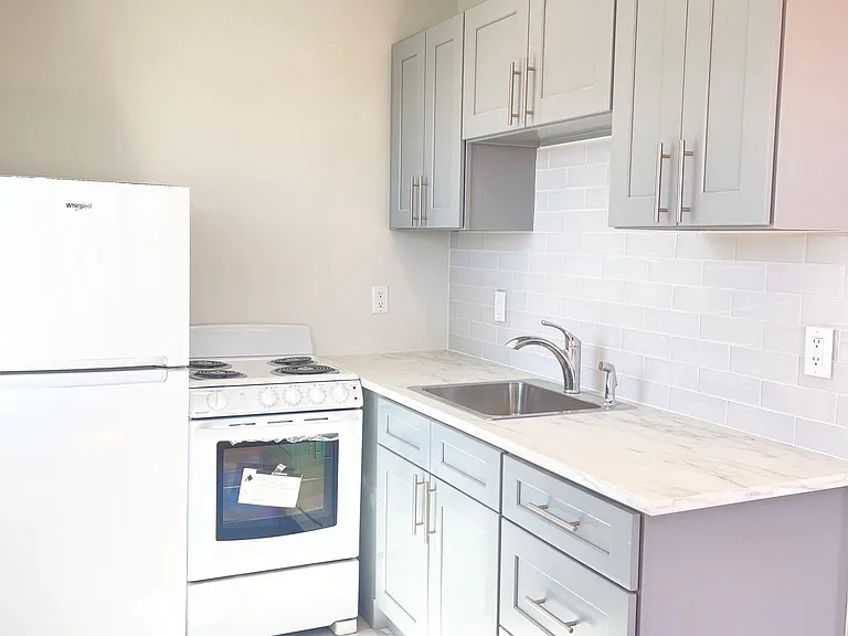 325 Newport Ave #40 — Photo 5