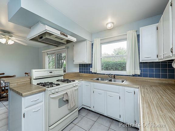 2nd image of 140 Sherman Ct