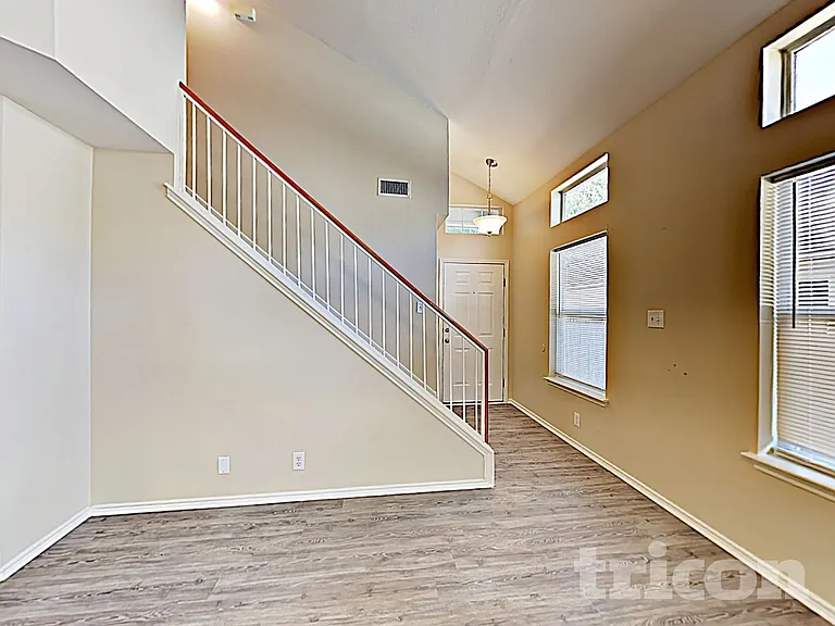 6734 Sandy Point Dr — Photo 5