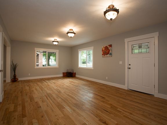 5th image of 2611 S Grand Blvd