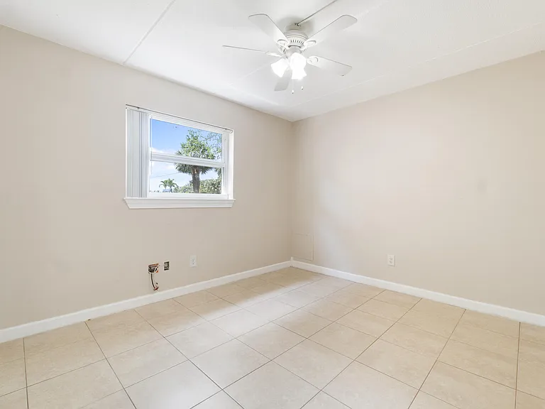 510 Prosperity Farms Rd #4B — Photo 21